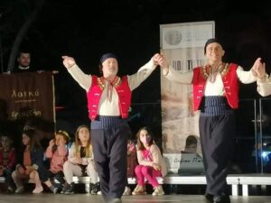 Χορευτές του Λαϊκού Εργαστηρίου Πάτρας σε παραδοσιακό χορό, Ψηλά Αλώνια 2022