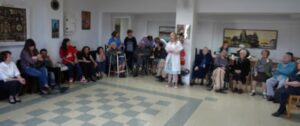 Πλήθος τροφίμων και επισκεπτών παρακολουθεί το κλείσιμο της εκδήλωσης, 2018
